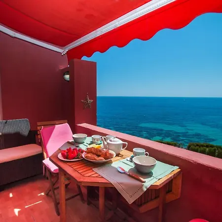 Muralla Roja - Plusholidays