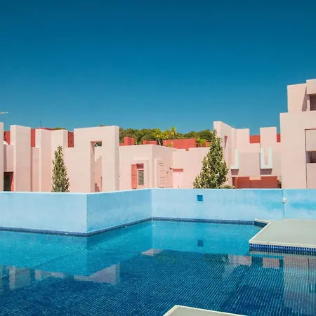 Muralla Roja - Plusholidays