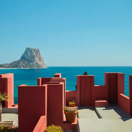 Muralla Roja - Plusholidays *