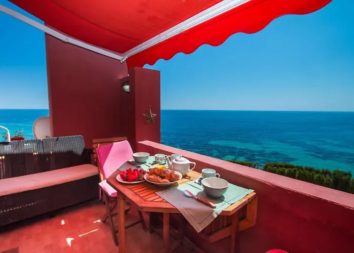 Muralla Roja - Plusholidays