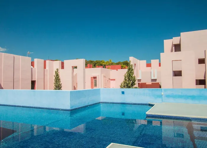 Muralla Roja - Plusholidays